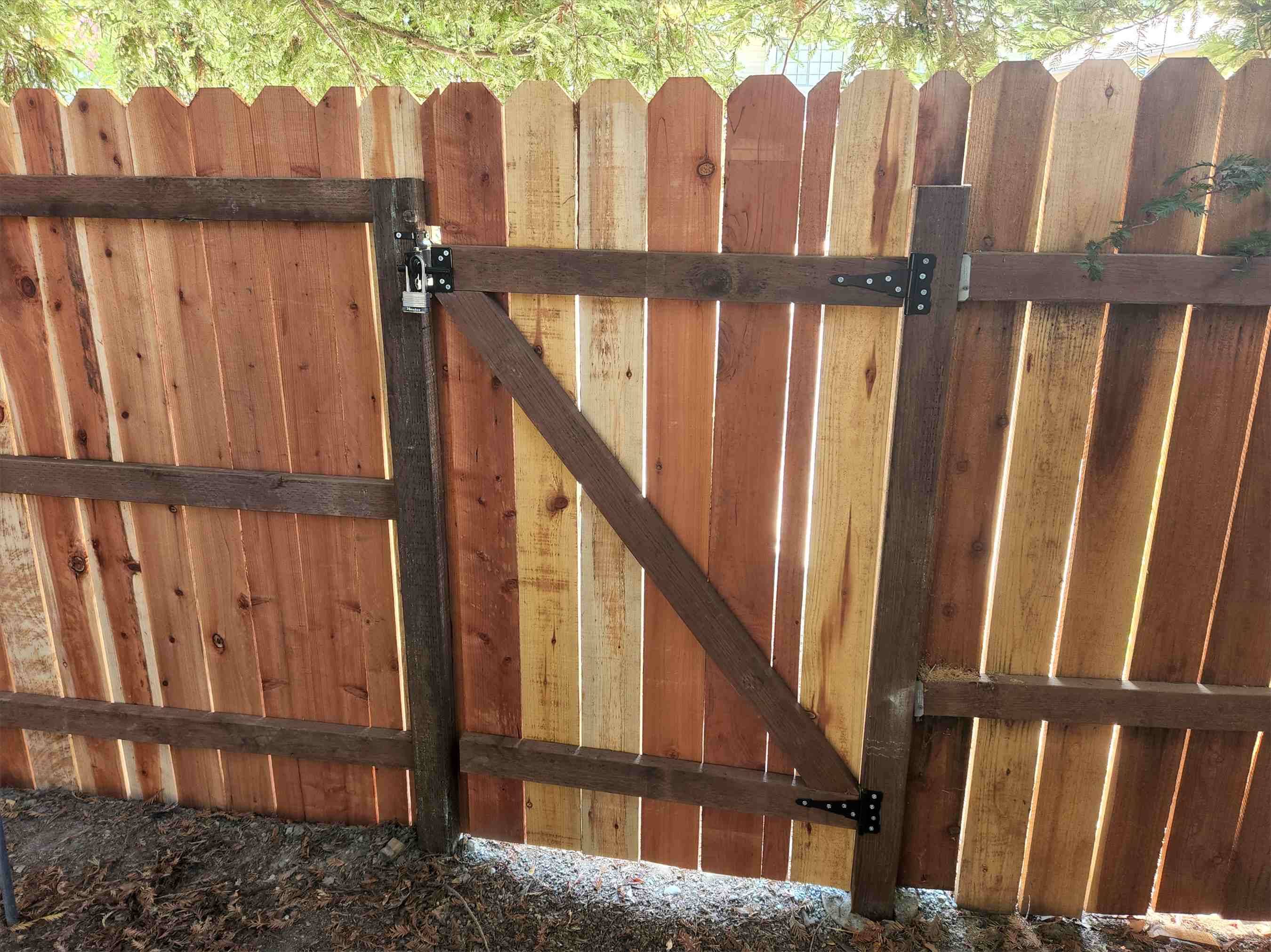 Dog ear gates