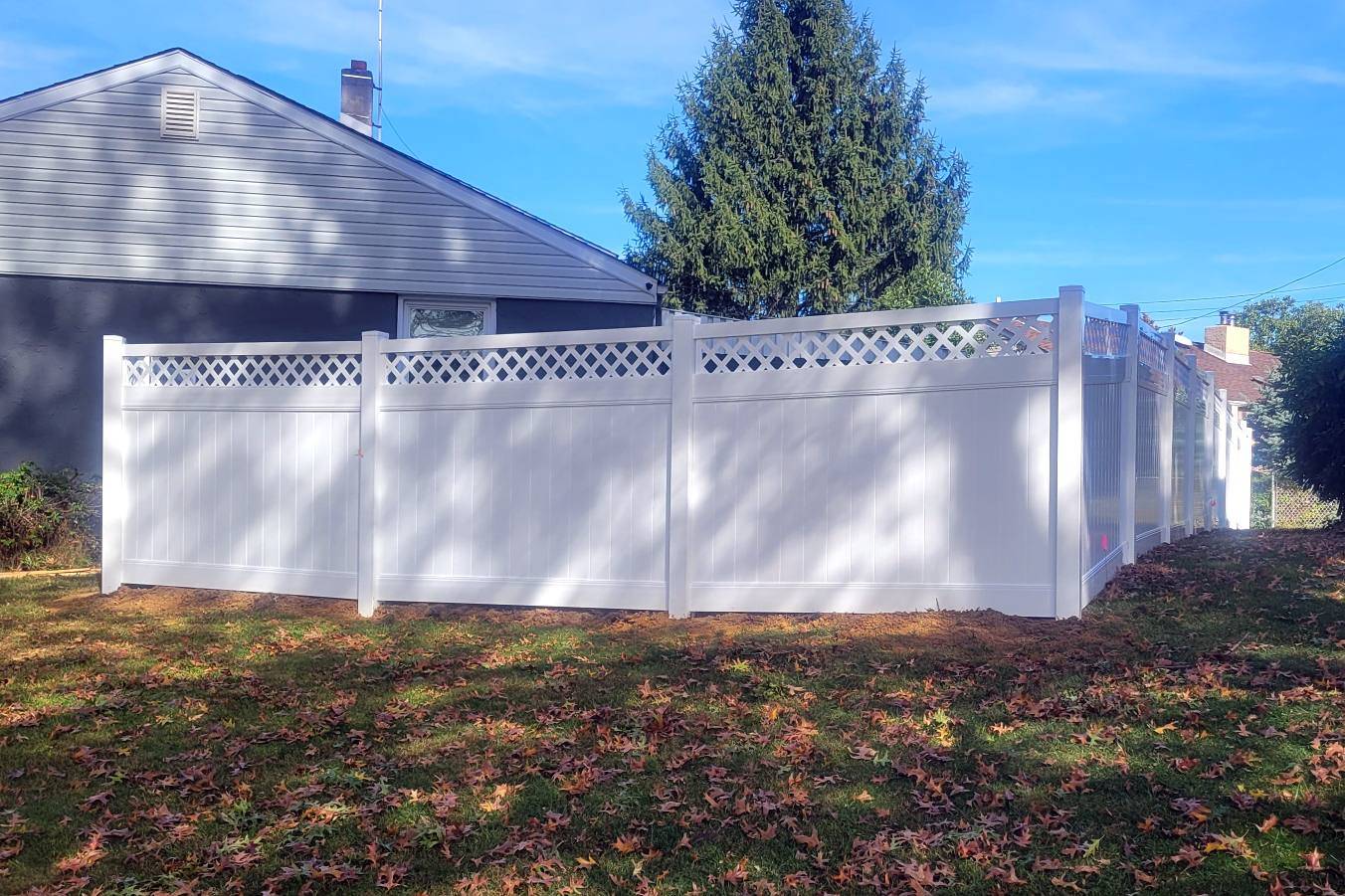 Vinyl lattice fence