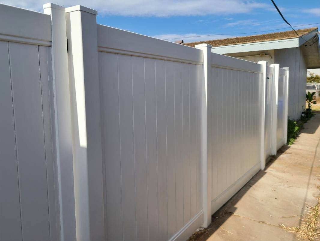 Vinyl privacy fence