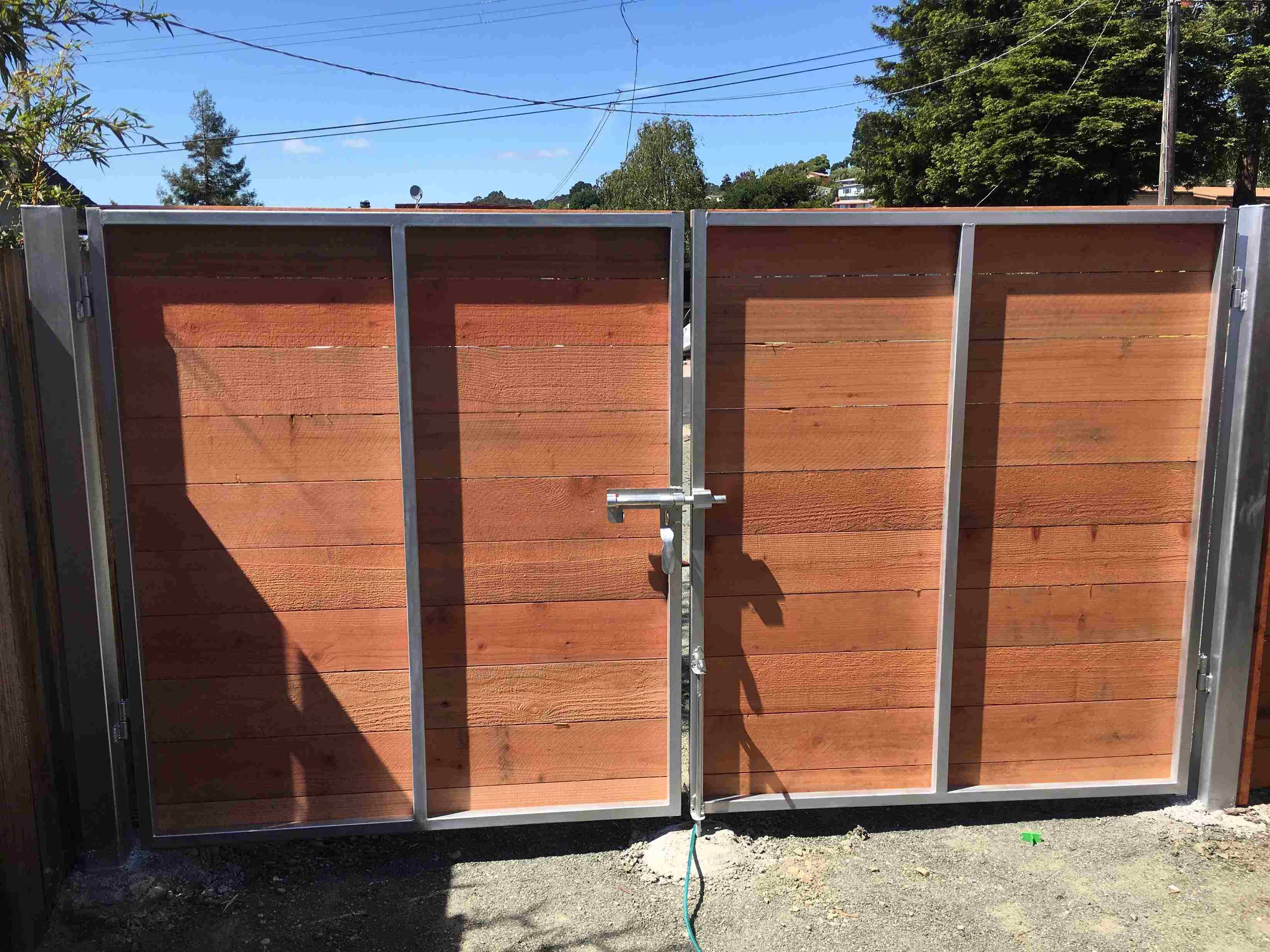 Metal frame gates