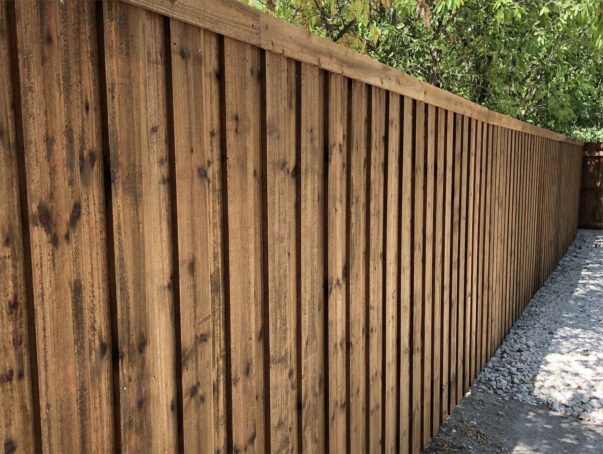Residential privacy fence